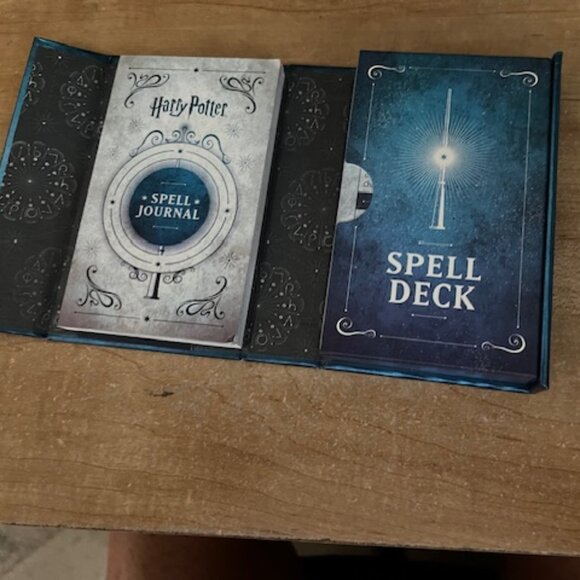 Harry Potter Spell Deck and Interactive Book - Deck of cards is unwrapped - Picture 3 of 6